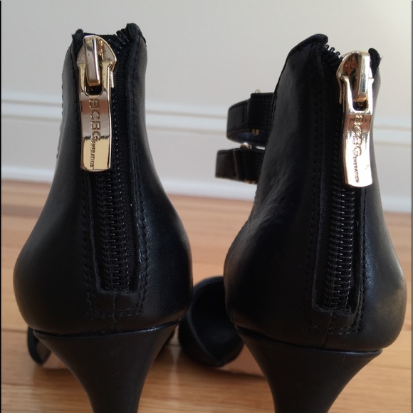Black BCBG pumps - Picture 3 of 8